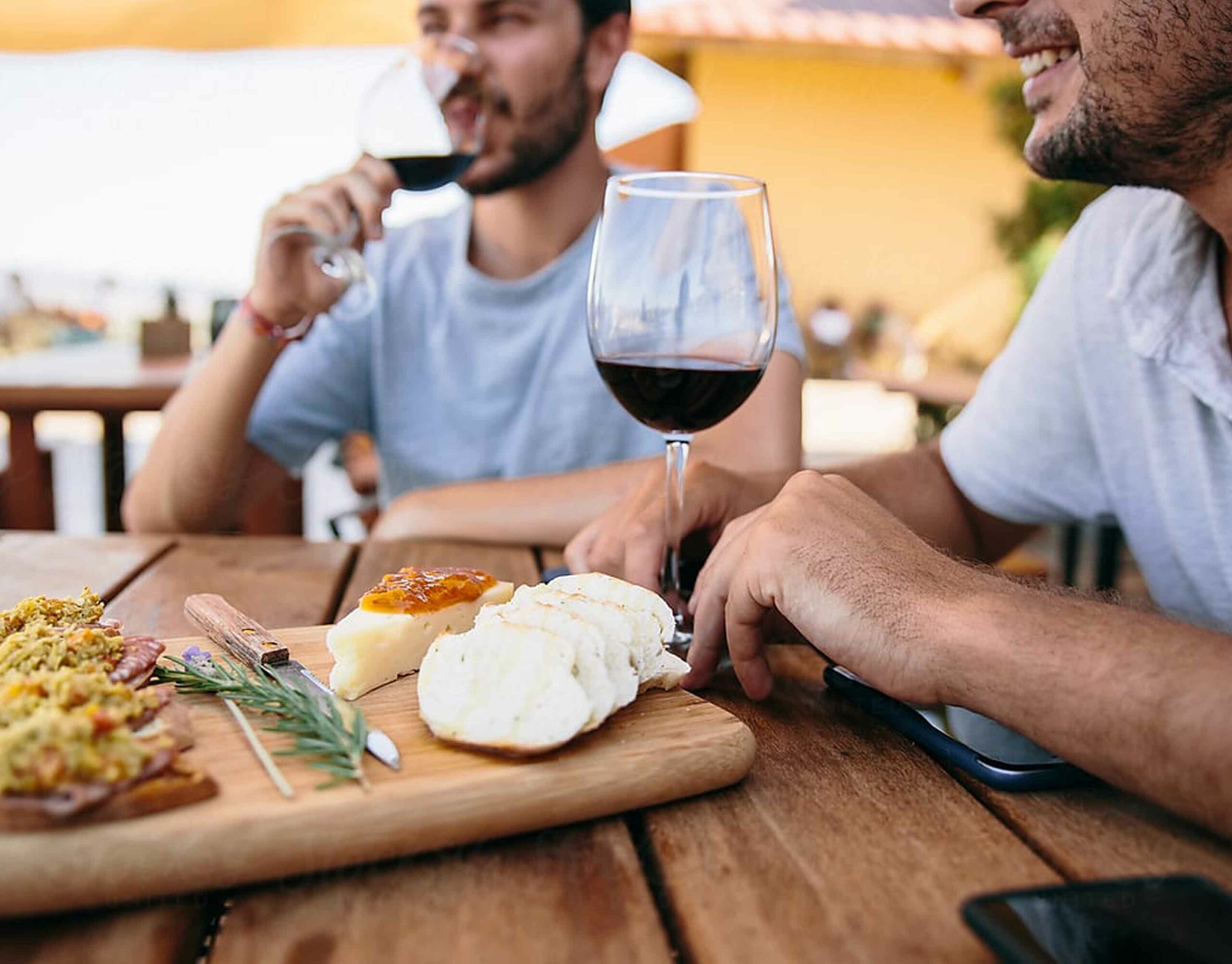 Atelier de répit parental : Dégustation vins et fromages / Soirée pyjama contes et chocolat chaud